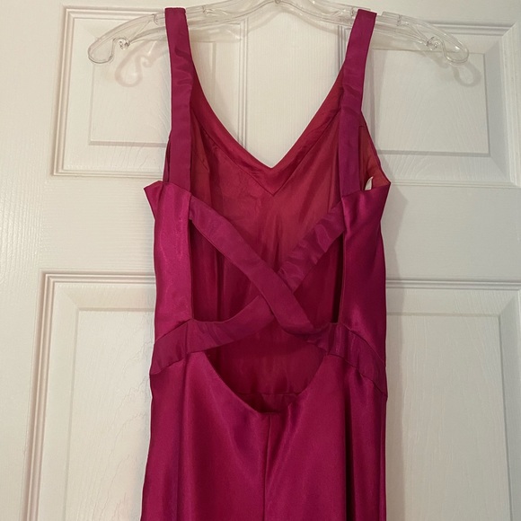 💕 Fuschia open back dress/gown 💕 - Picture 3 of 5